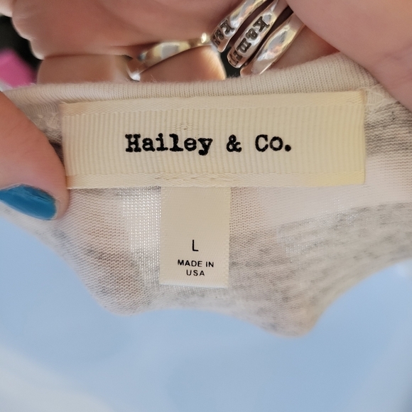 Hailey & Co. Grey White Stripe Blouse Short Sleeve Black Striped Ruffle Sleeves - Picture 5 of 6